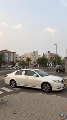 تويوتا أفالون 2011