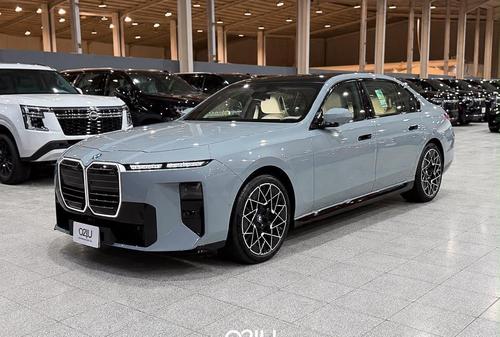 BMW 735 2027