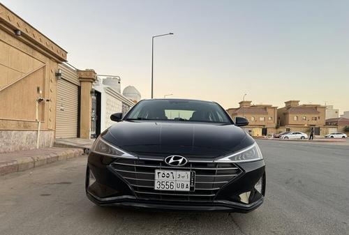 Hyundai Elantra 2022