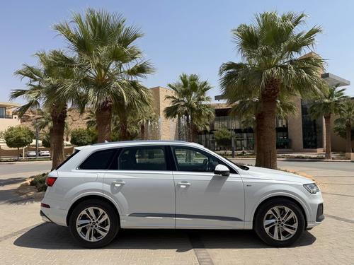 Audi Q7 2021