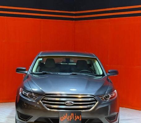 Ford Taurus 2015
