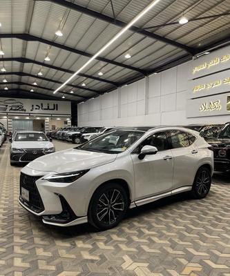 Lexus NX 2025