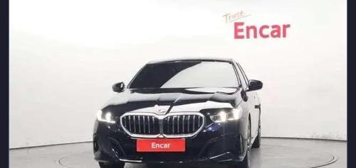 بي ام دبليو 520 2025