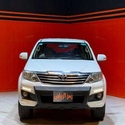 تويوتا اف جى 2015