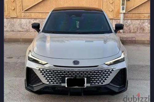 شانجان UNI-V 2025