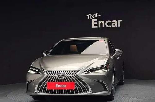 Lexus ES 300 2026