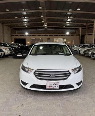 Ford Taurus 2016