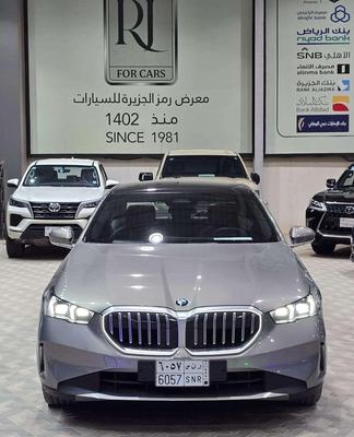 بي ام دبليو 520 2024