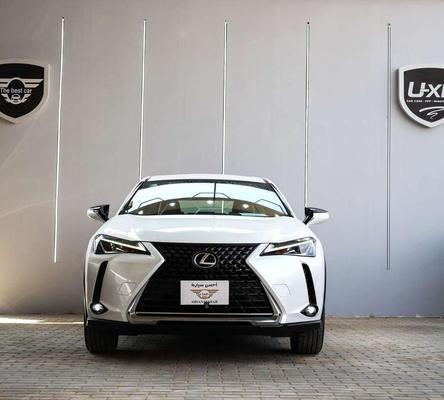 Lexus UX 200 2021