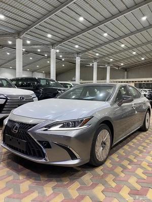 لكزس ES 350 2025