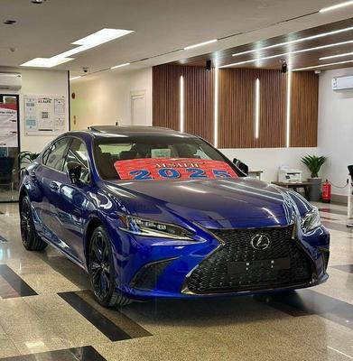 Lexus ES 350 2025