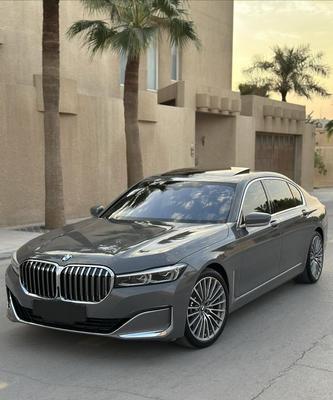 بي ام دبليو 730 2022