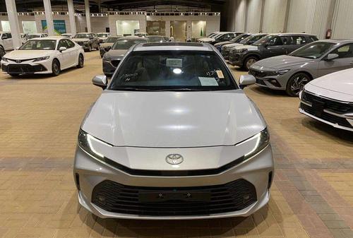 Toyota Camry 2025