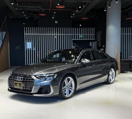 اودي S8 2023