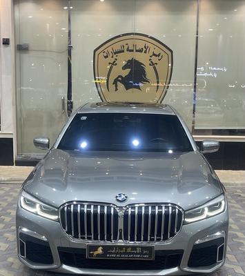بي ام دبليو 740 2020