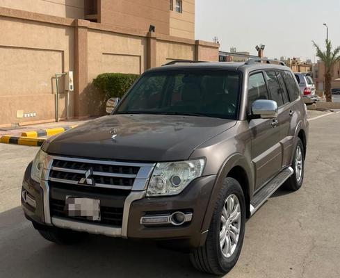 Mitsubishi Pajero 2015