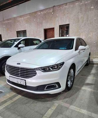 Ford Taurus 2021