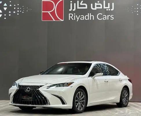Lexus ES 300 2023