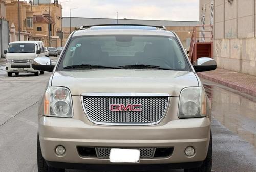 جى ام سى يوكون 2011