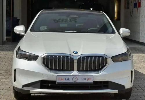 بي ام دبليو 520 2025